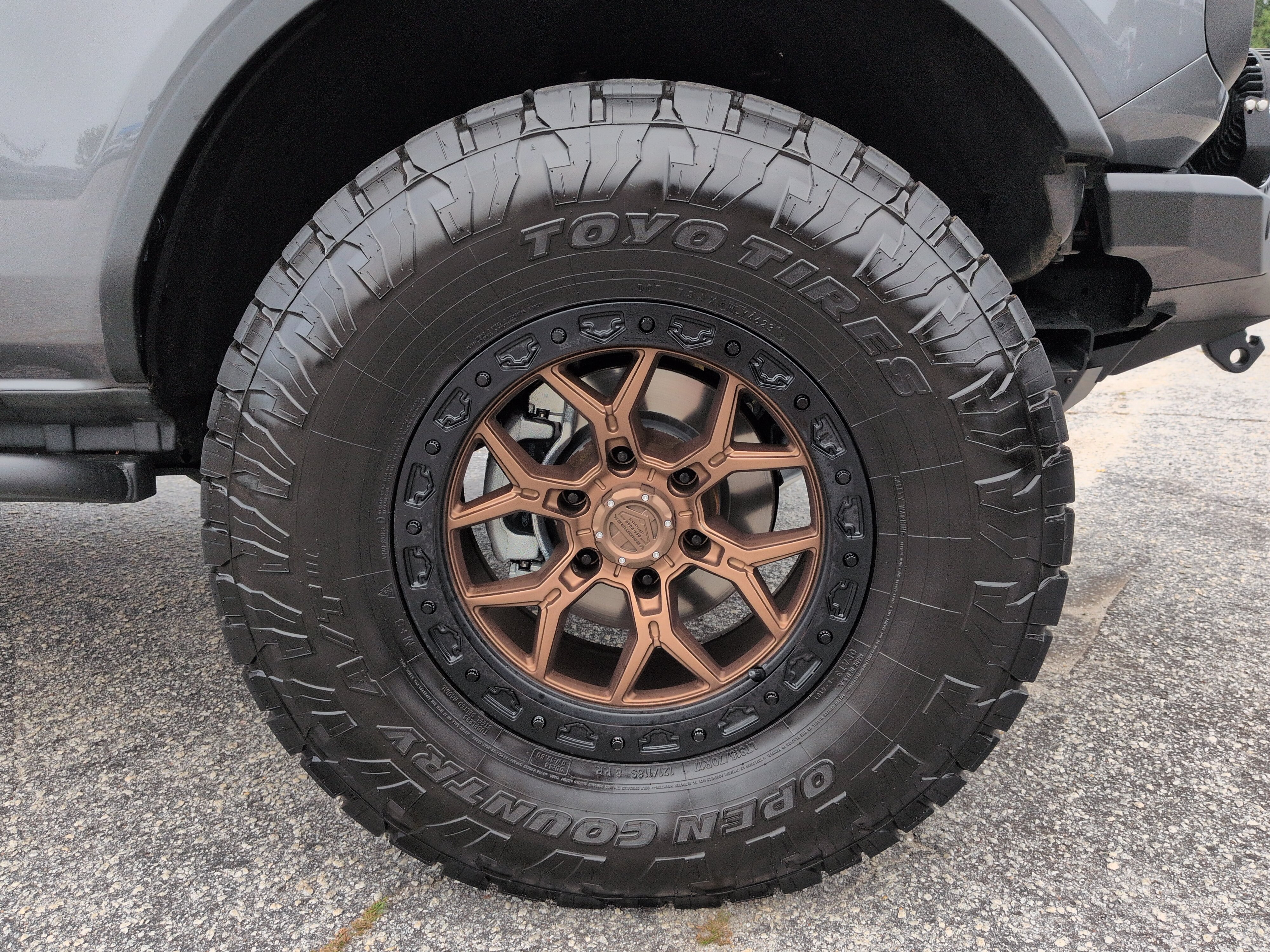Certified 2021 Ford Bronco 4-Door w/ Sasquatch Package AWD/4WD image 9