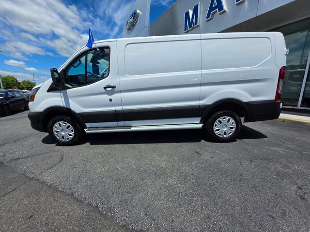 Certified 2025 Ford Transit 250 Low Roof w/ Exterior Upgrade Package RWD image 4