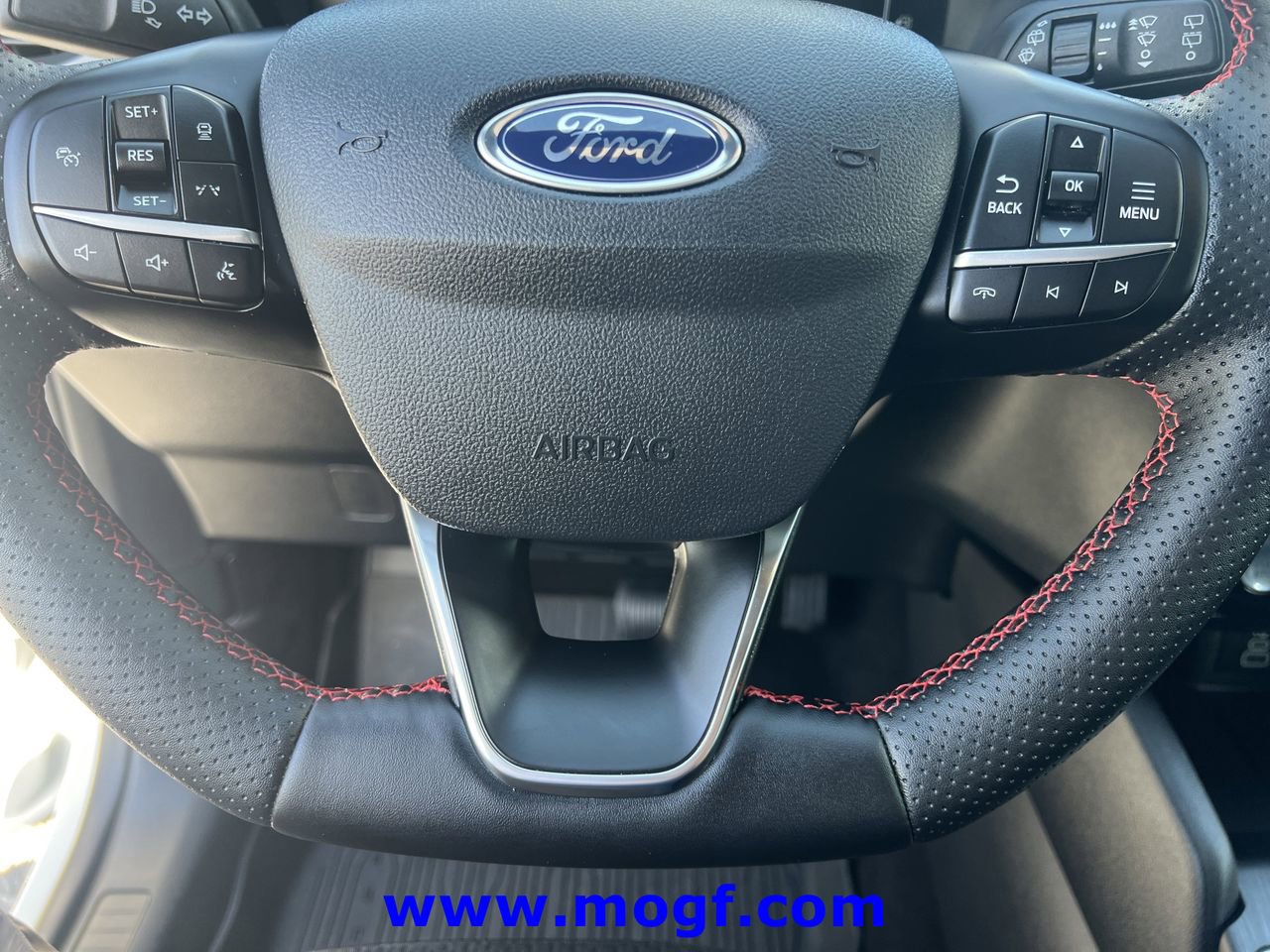 Certified 2025 Ford Escape ST-Line w/ Tech Pack #1 FWD image 11