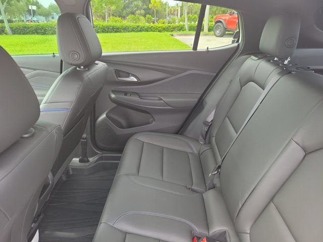 Used 2024 Buick Envista Sport Touring w/ Convenience I Package FWD image 24