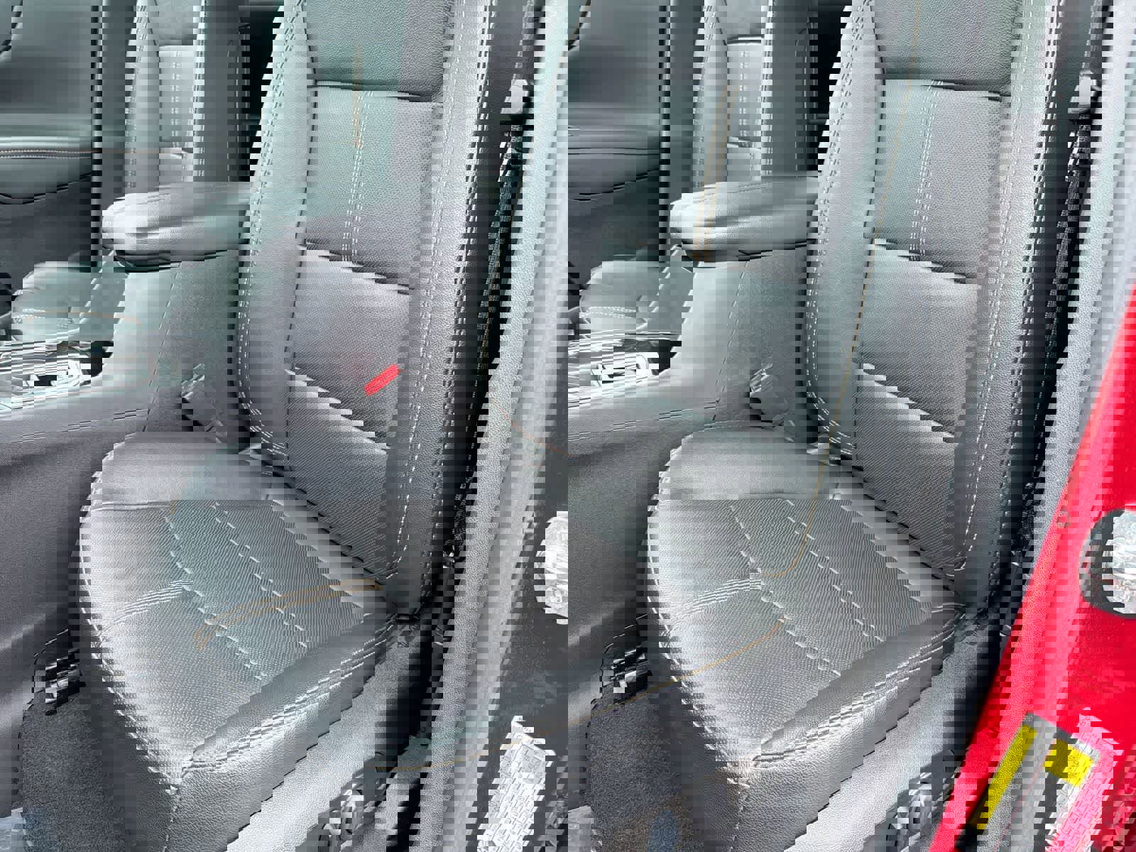 Used 2023 Chevrolet Equinox Premier w/ LPO, Floor Liner Package image 17