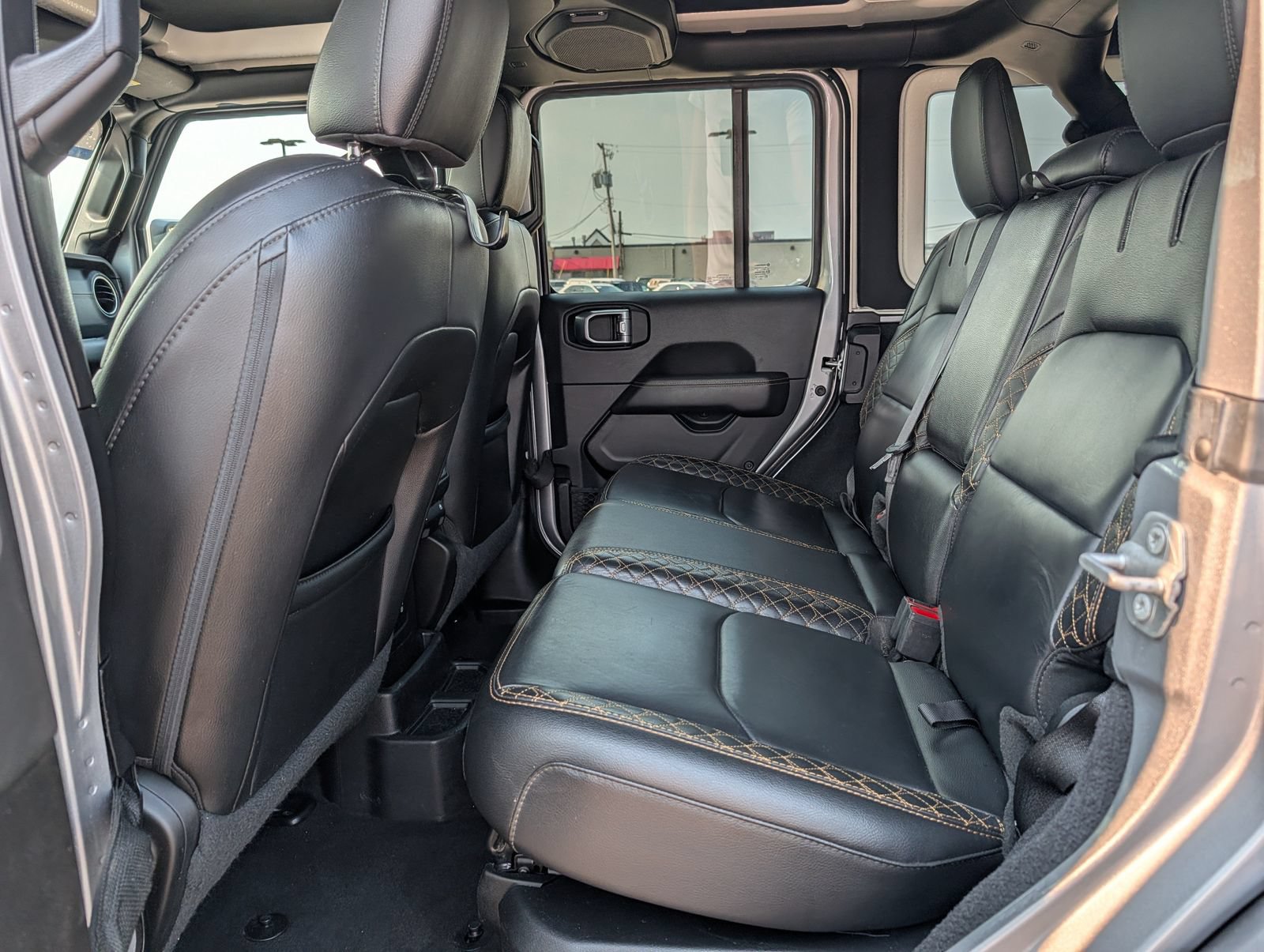 Used 2021 Jeep Wrangler Unlimited Sahara AWD/4WD image 21