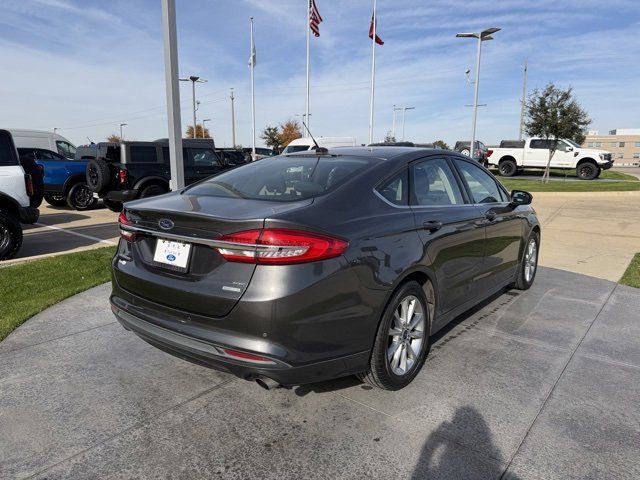 Certified 2017 Ford Fusion SE w/ Fusion SE Technology Package image 6