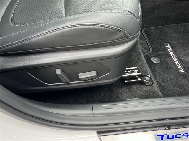 Used 2025 Hyundai Tucson Limited image 26