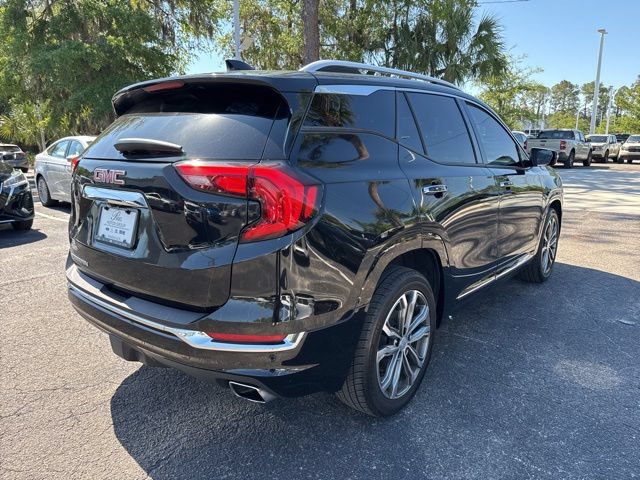 Used 2020 GMC Terrain Denali w/ Denali Premium Package FWD image 5