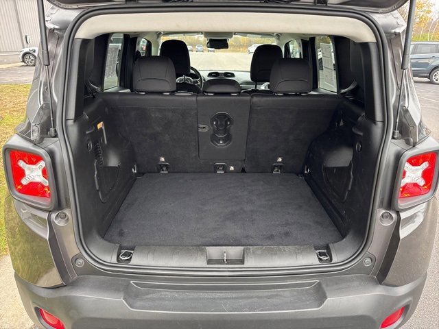 Used 2020 Jeep Renegade Latitude w/ Cold Weather Group image 9