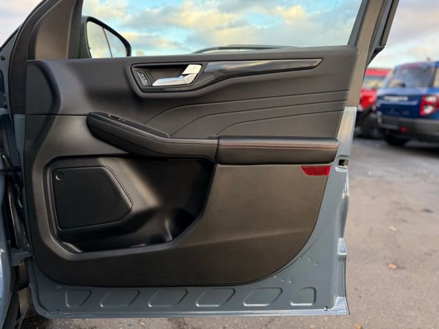 Certified 2025 Ford Escape ST-Line Elite image 26