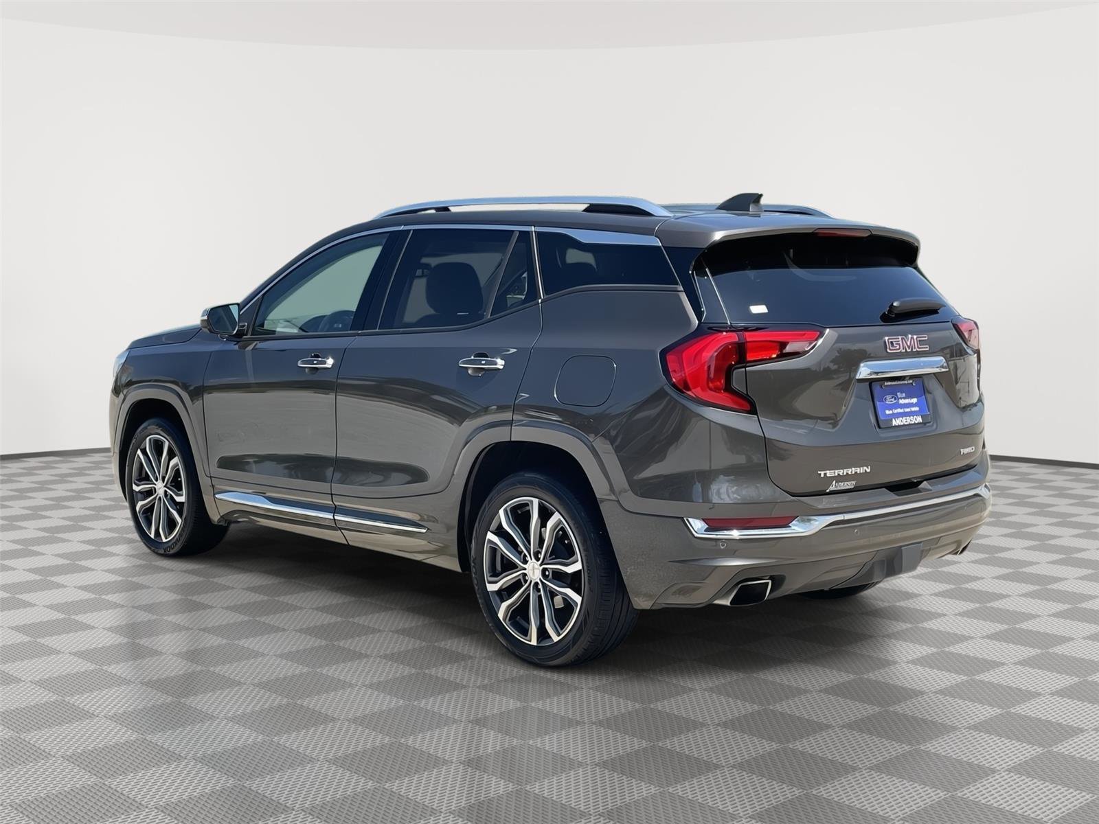 Used 2019 GMC Terrain Denali w/ Advanced Safety Package AWD/4WD image 9