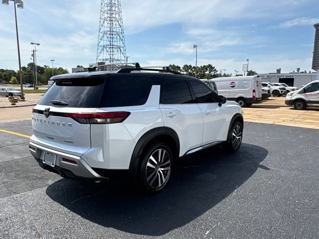 Used 2025 Nissan Pathfinder Platinum FWD image 7