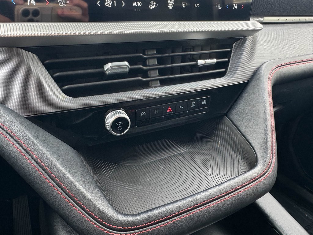 Certified 2025 Ford Explorer ST-Line w/ ST-Line Street Pack image 24