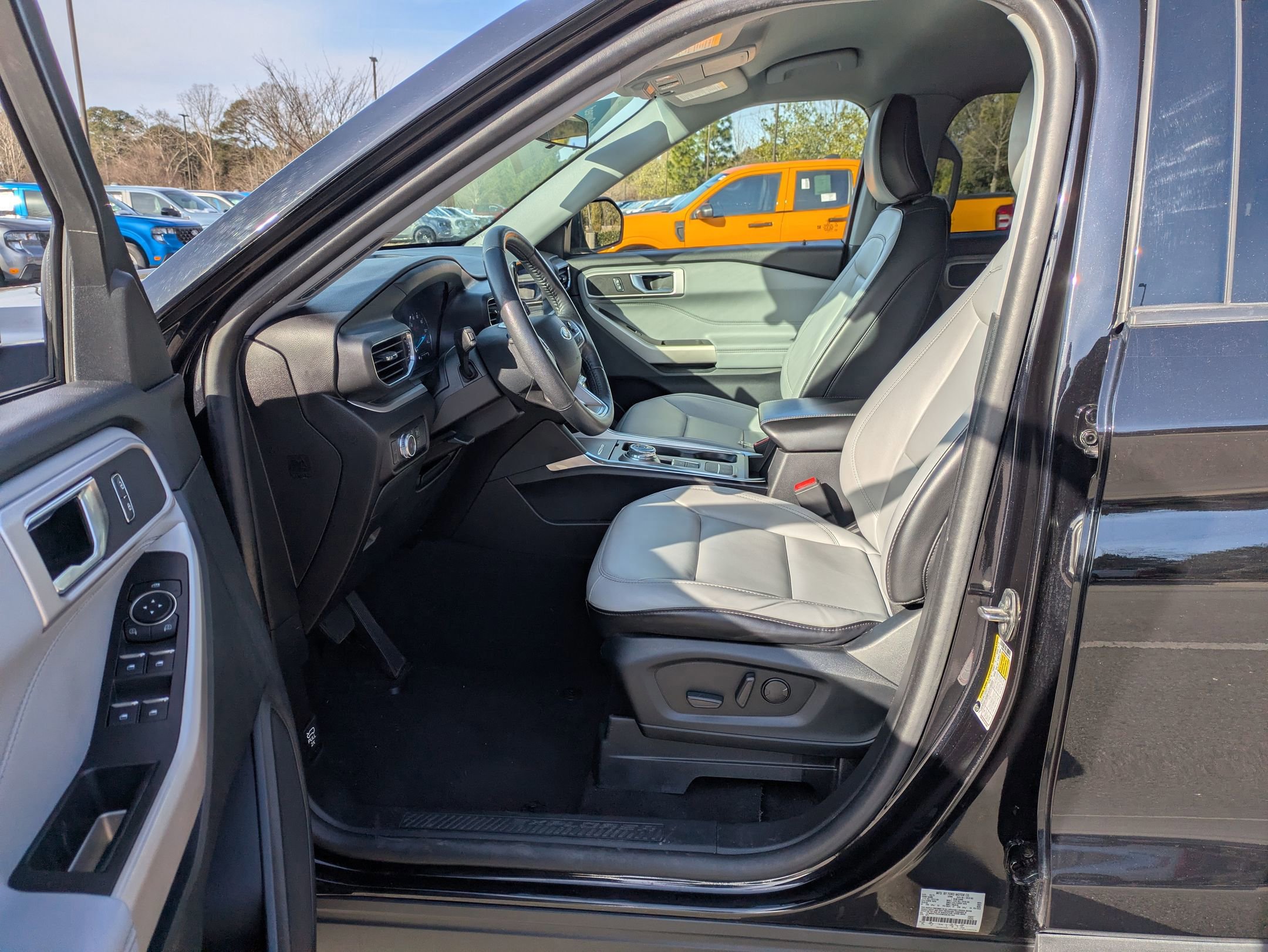 Certified 2021 Ford Explorer XLT w/ Equipment Group 202A image 12