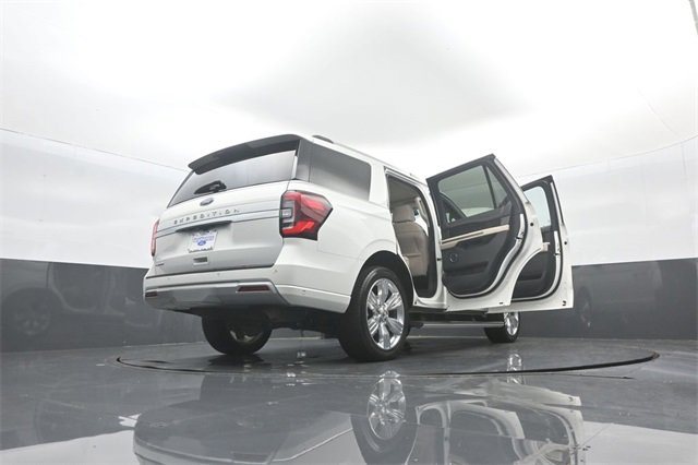 Certified 2024 Ford Expedition Platinum image 40