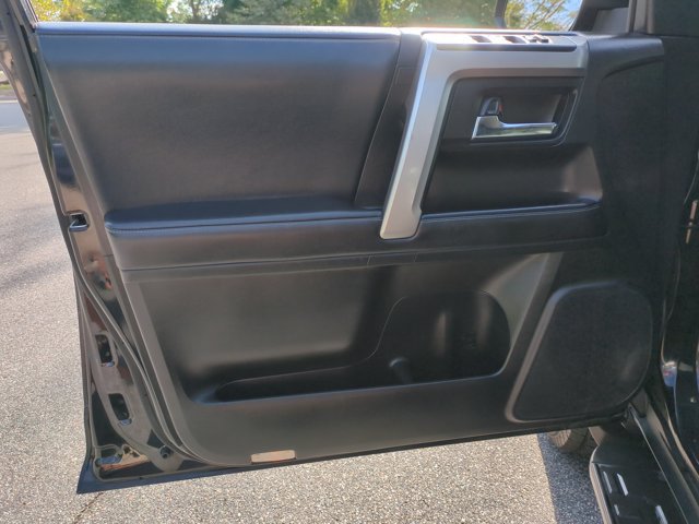 Used 2022 Toyota 4Runner SR5 AWD/4WD image 13