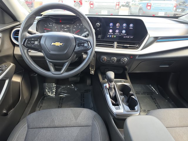Used 2024 Chevrolet Trax LS FWD image 17