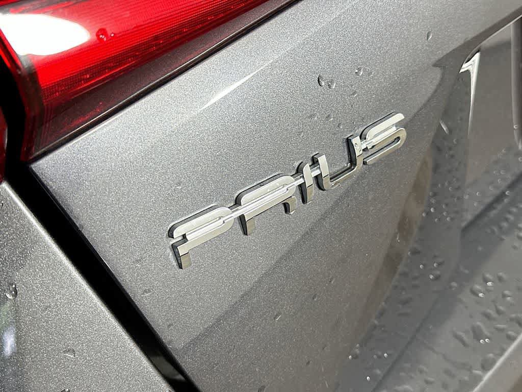 Used 2022 Toyota Prius LE FWD image 7