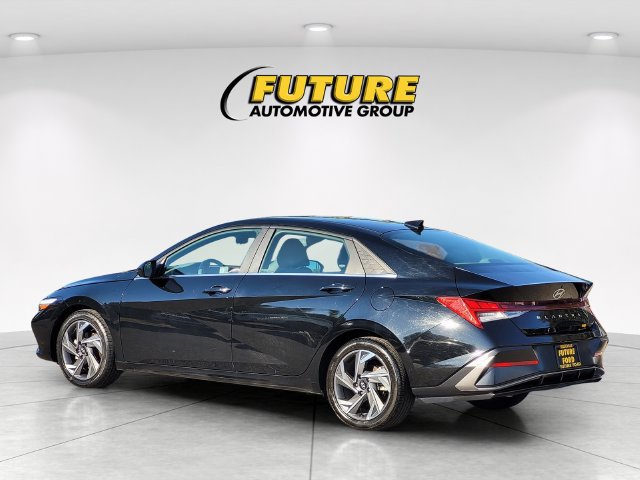 Used 2025 Hyundai Elantra SEL FWD image 7
