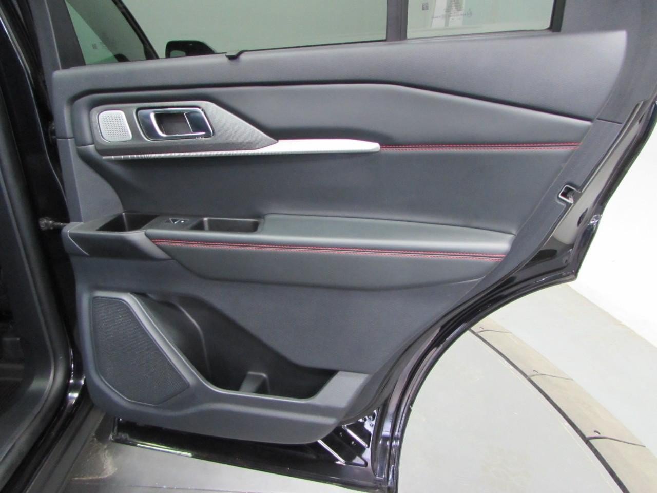 Certified 2025 Ford Explorer ST AWD/4WD image 19