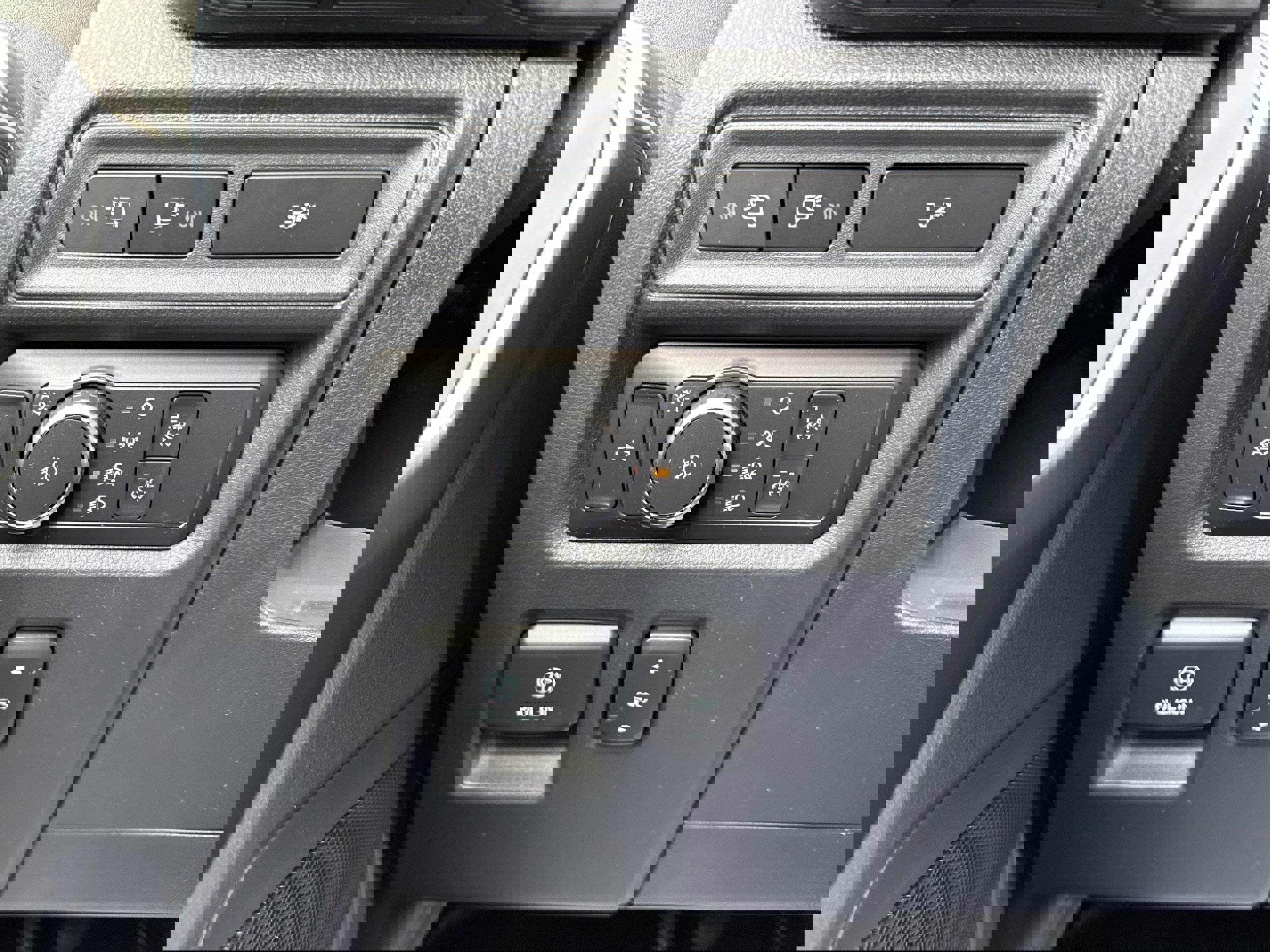 Certified 2022 Ford F150 XLT w/ Equipment Group 302A High image 27