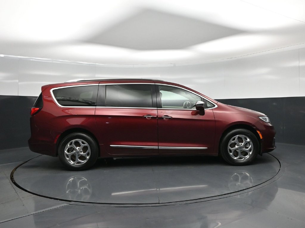 Used 2021 Chrysler Pacifica Limited w/ Premium & Safety Sphere Group AWD/4WD image 25