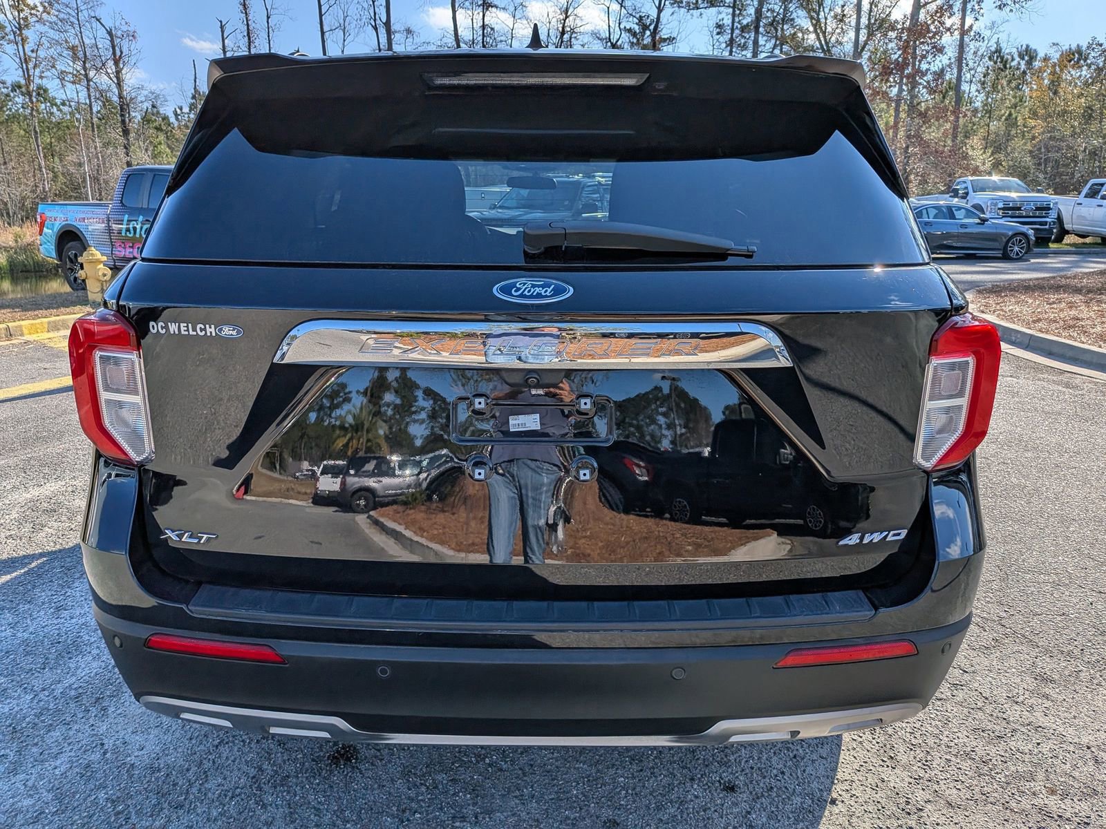 Certified 2023 Ford Explorer XLT w/ Equipment Group 202A image 4