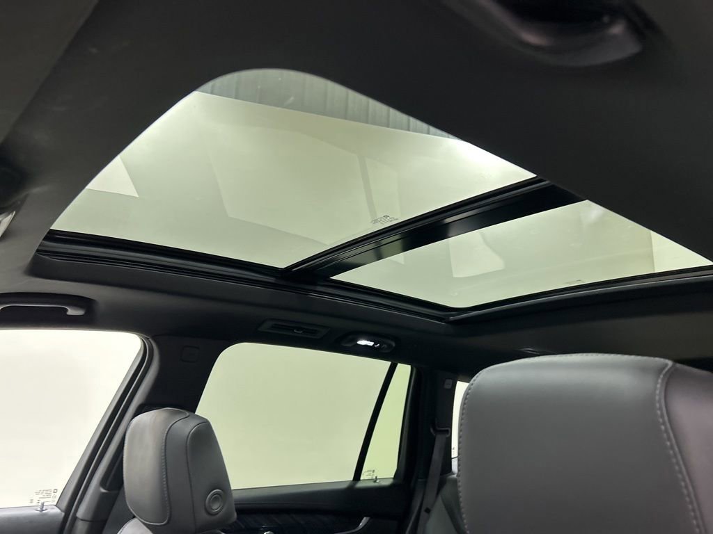 Used 2024 Cadillac XT6 Premium Luxury w/ Technology Package image 31