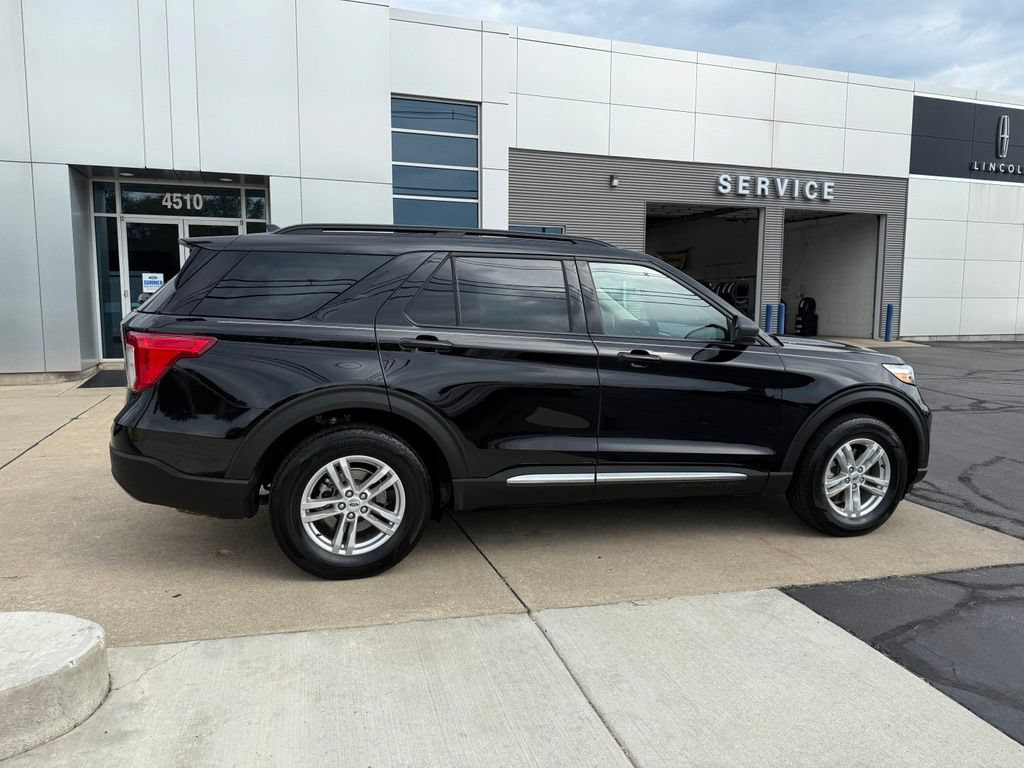 Certified 2023 Ford Explorer XLT w/ Equipment Group 202A AWD/4WD image 8