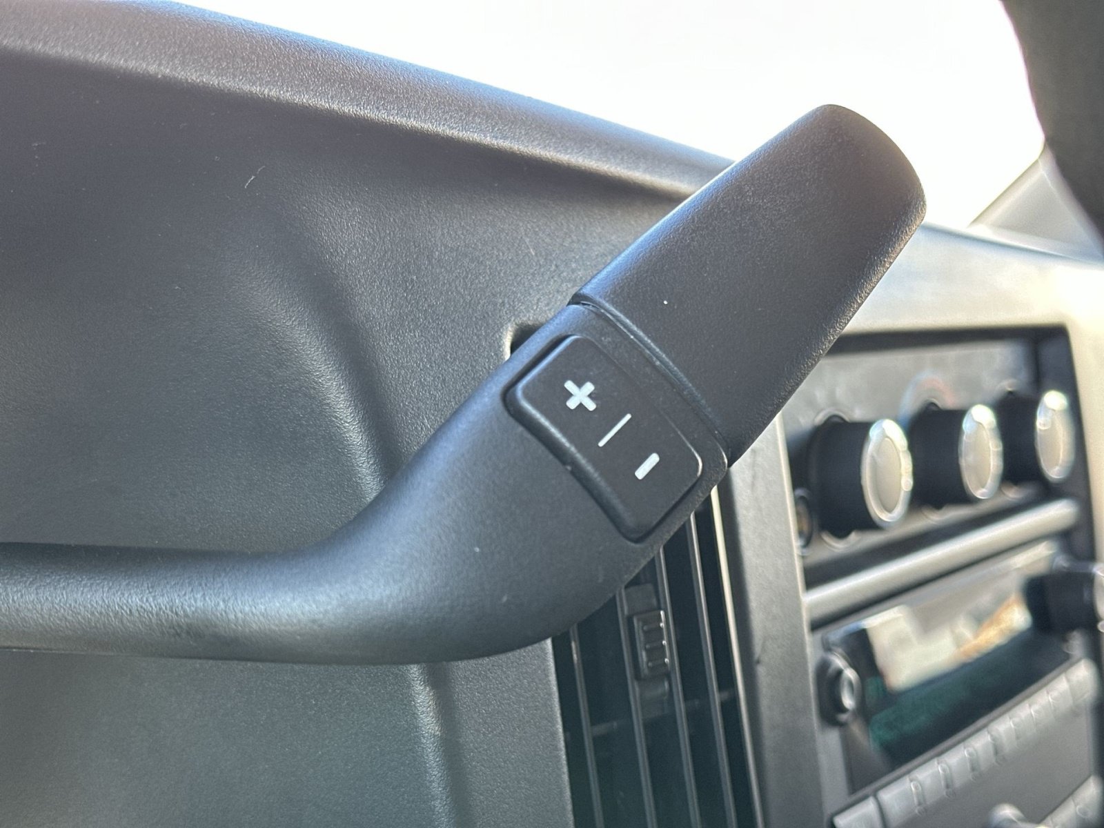 Used 2025 Chevrolet Express 3500 LT w/ LT Preferred Equipment Group RWD image 22