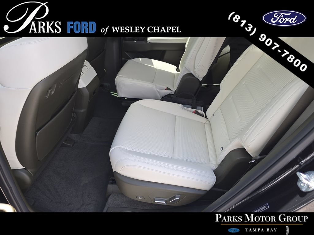 Used 2025 Hyundai Santa Fe Calligraphy AWD/4WD image 16