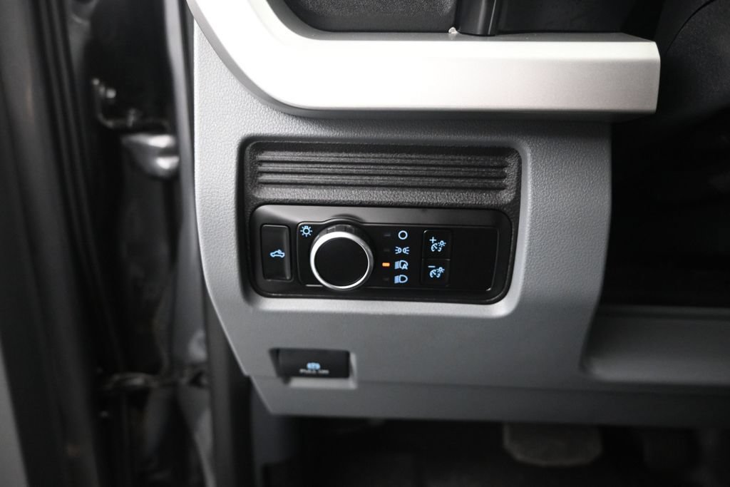 Certified 2025 Ford F250 XL RWD image 12