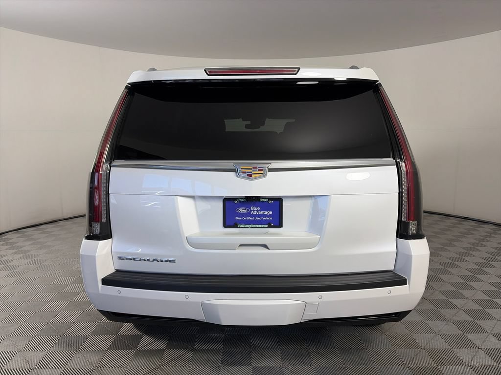 Used 2019 Cadillac Escalade Luxury AWD/4WD image 6
