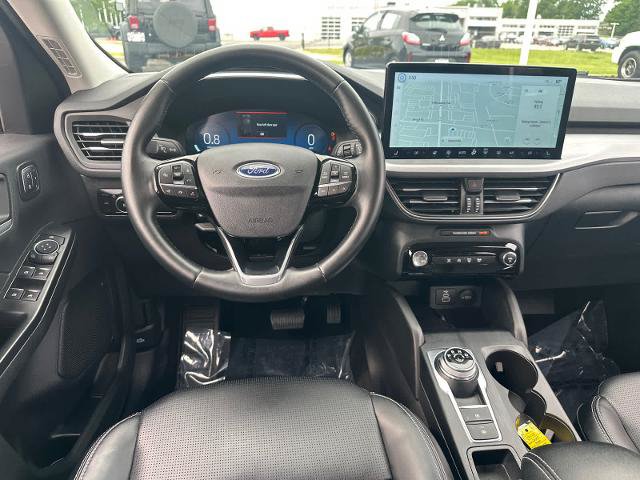 Certified 2025 Ford Escape Platinum AWD/4WD image 16