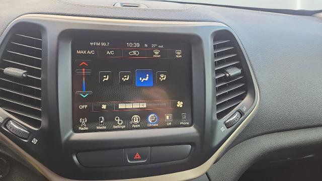 Used 2017 Jeep Cherokee Latitude image 23