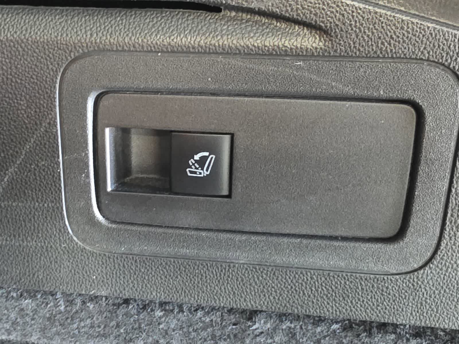 Used 2019 Buick Regal Essence w/ Driver Confidence Package I AWD/4WD image 34