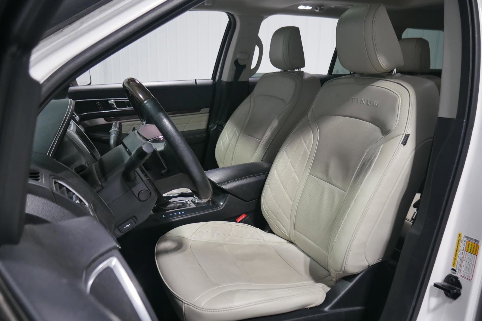 Certified 2018 Ford Explorer Platinum image 10