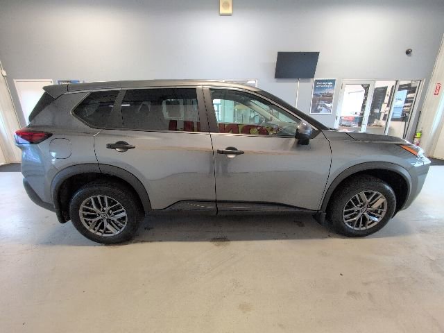 Used 2022 Nissan Rogue S AWD/4WD image 6