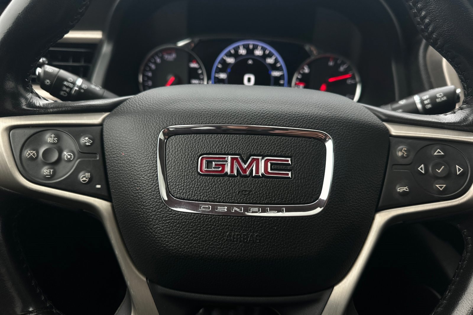 Used 2021 GMC Acadia Denali w/ Denali Technology Package image 27