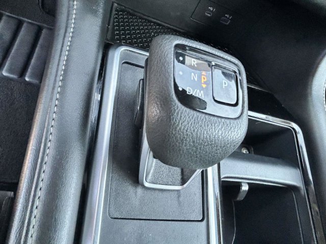 Used 2025 Nissan Pathfinder SV AWD/4WD image 29