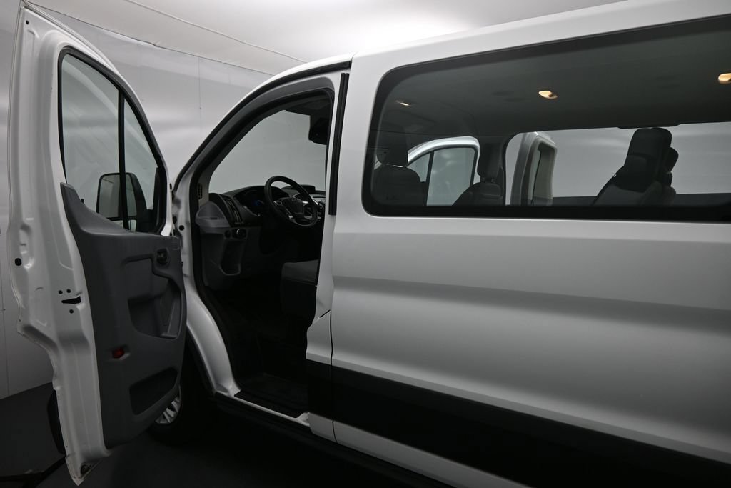 Certified 2019 Ford Transit 350 XLT RWD image 9