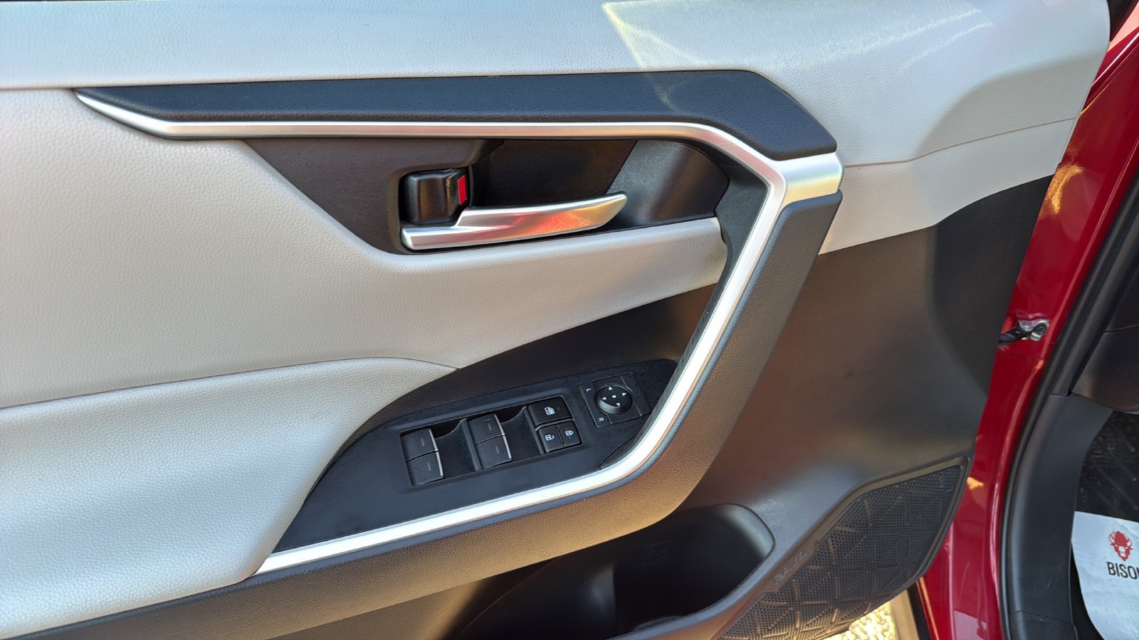 Used 2024 Toyota RAV4 XLE Premium FWD image 8