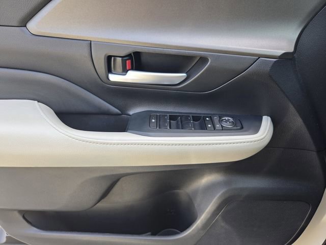 Used 2024 Toyota Grand Highlander XLE image 31