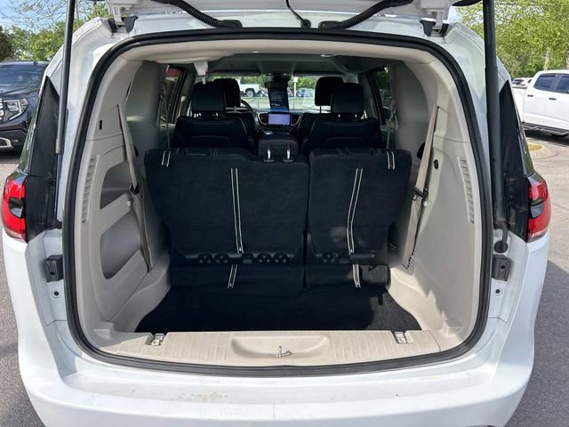 Used 2022 Chrysler Pacifica Touring-L FWD image 24
