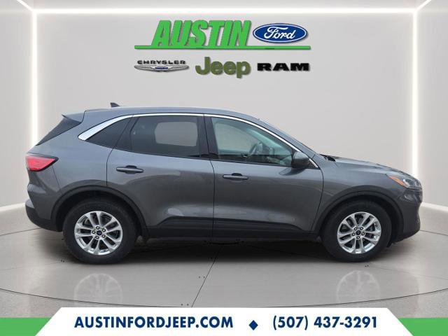 Certified 2021 Ford Escape SE image 2