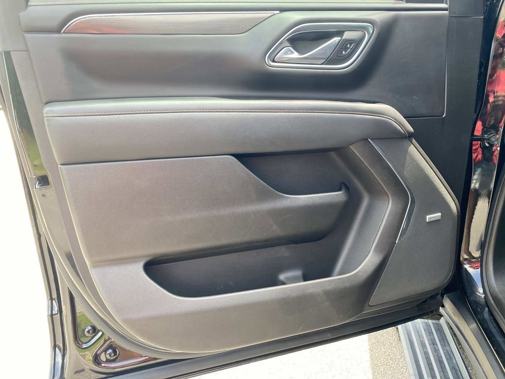 Used 2021 GMC Yukon AT4 w/ Rear Media and Nav Package AWD/4WD image 19