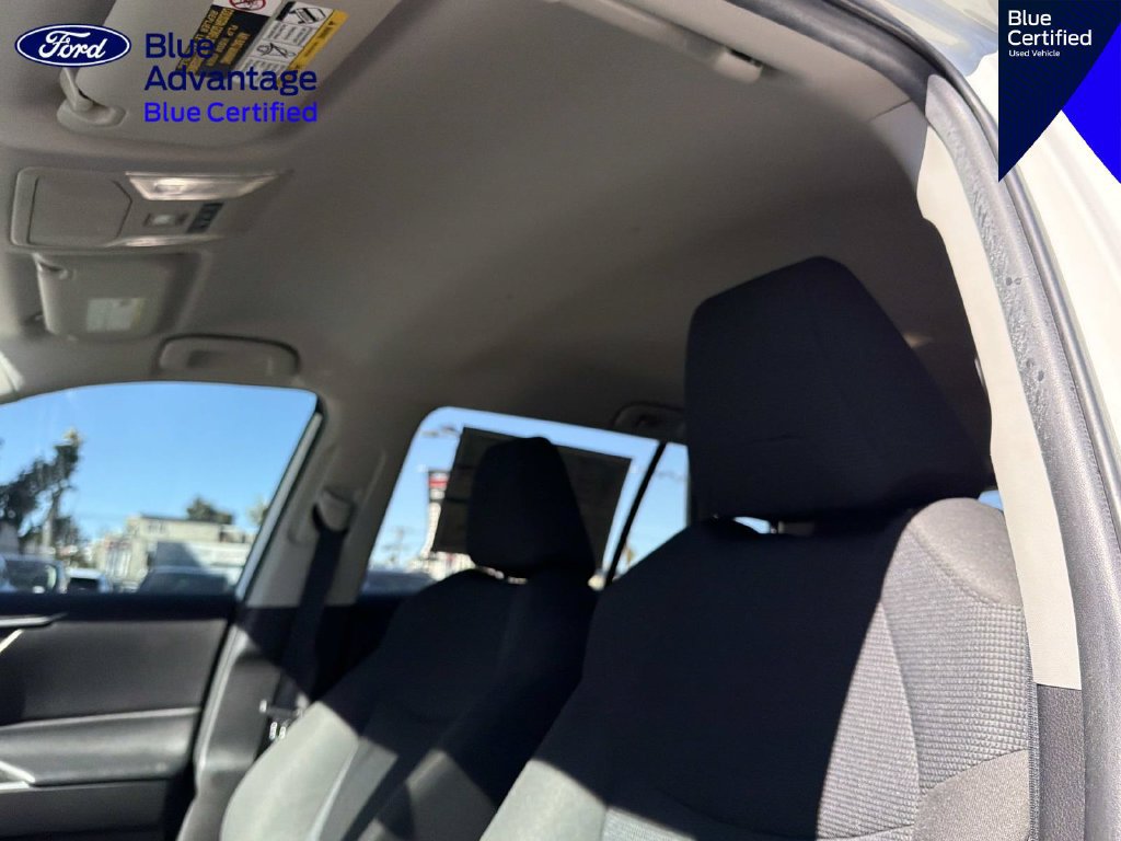 Used 2022 Toyota RAV4 LE AWD/4WD image 19
