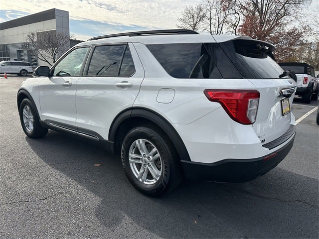 Certified 2022 Ford Explorer XLT image 3