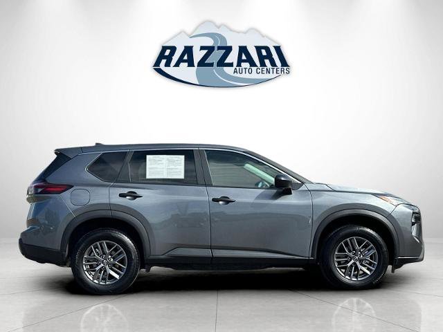 Used 2024 Nissan Rogue S AWD/4WD image 2