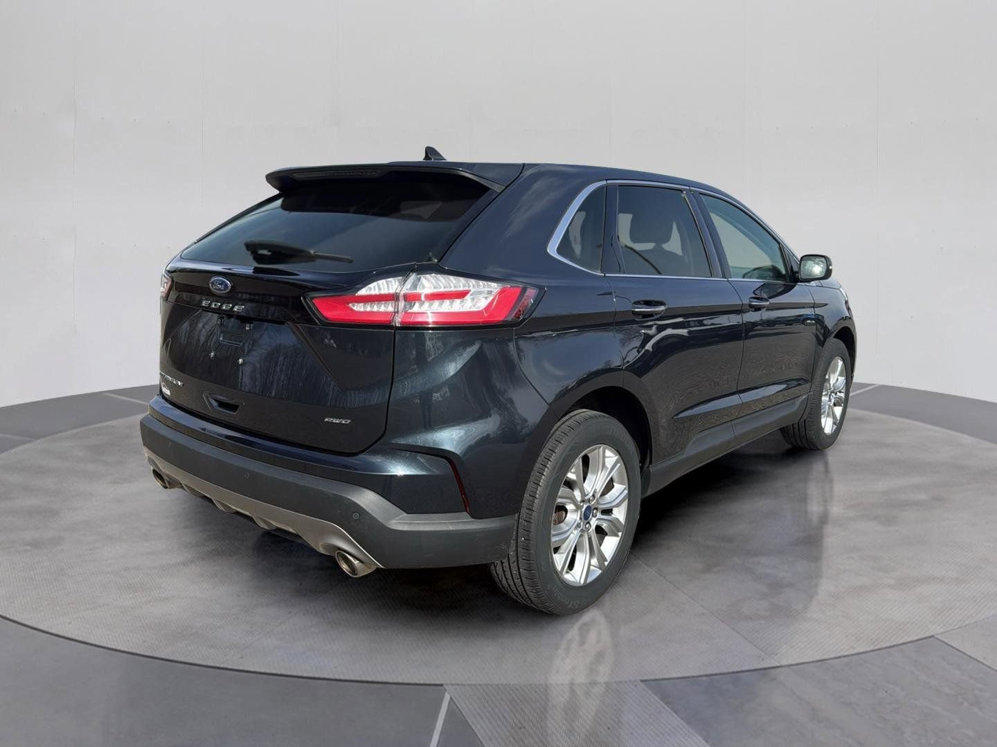 Certified 2022 Ford Edge Titanium AWD/4WD image 6