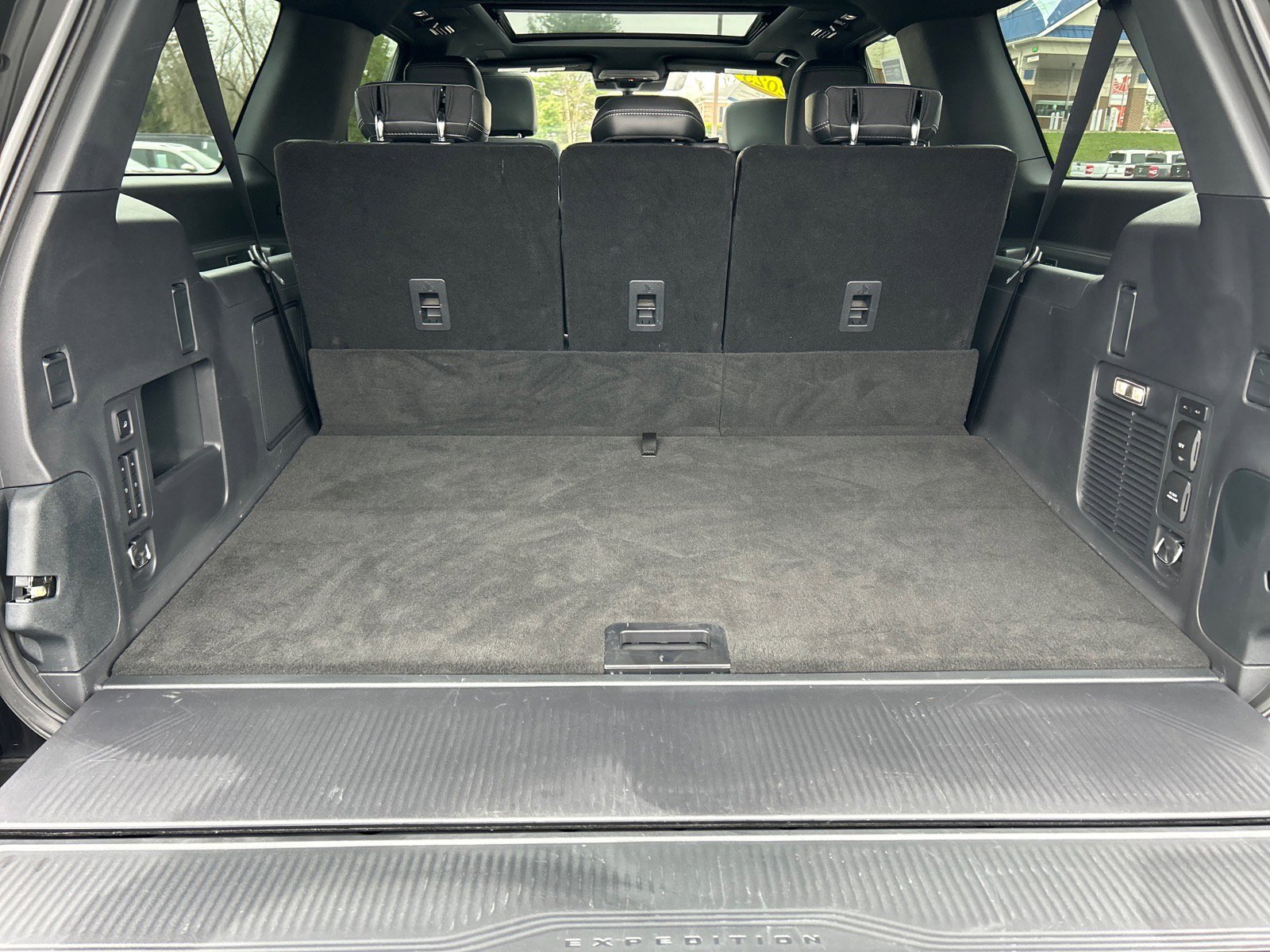 Certified 2025 Ford Expedition Max Platinum w/ Stealth Performance Package AWD/4WD image 16
