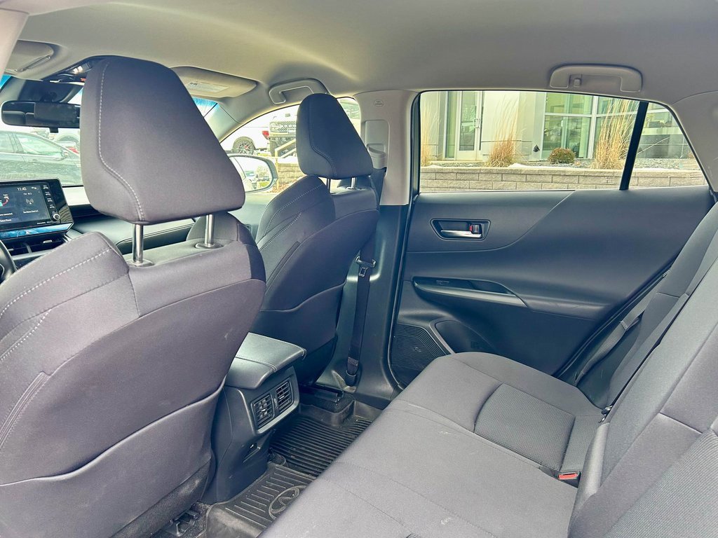 Used 2021 Toyota Venza LE image 12