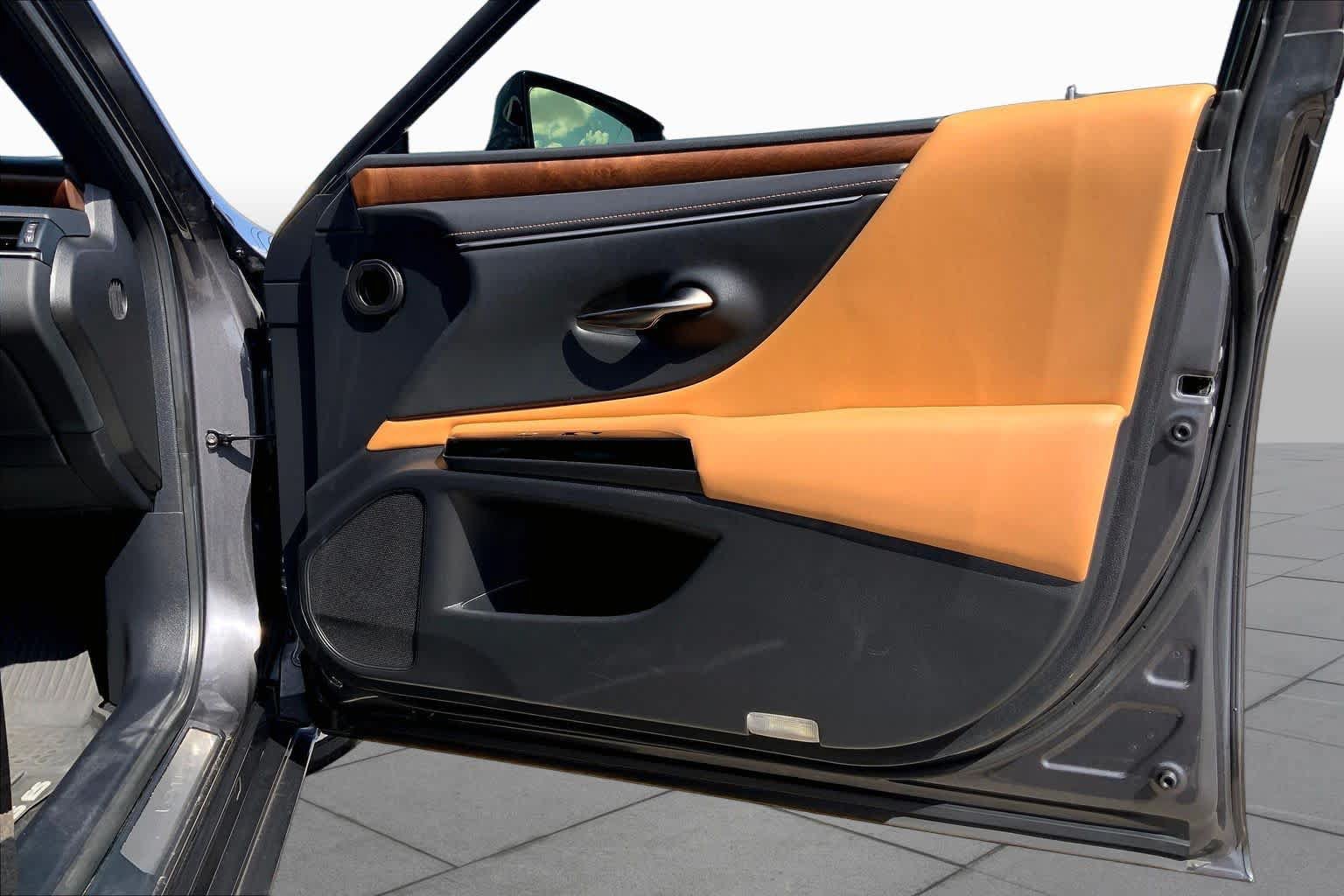 Used 2025 Lexus ES 350 w/ Premium Package FWD image 22
